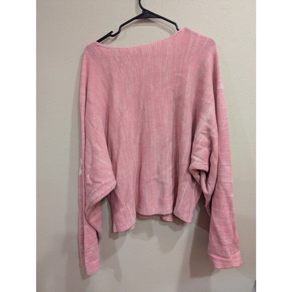 Cheerful pink knit sweater w/daisy graphic intentionally distressed size M (6) - Picture 4 of 7